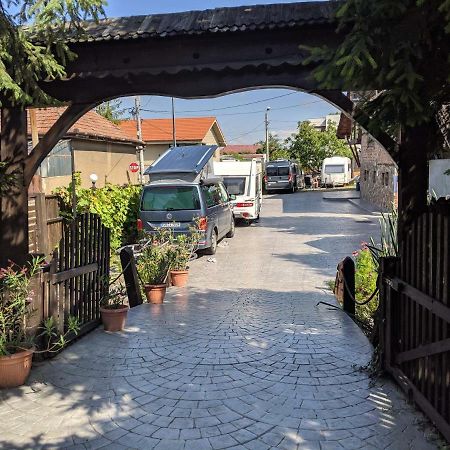 Camping Robinson Country Club Oradea Dış mekan fotoğraf