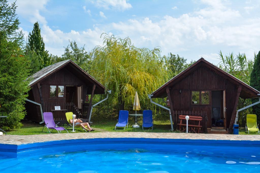 Camping Robinson Country Club Oradea Dış mekan fotoğraf