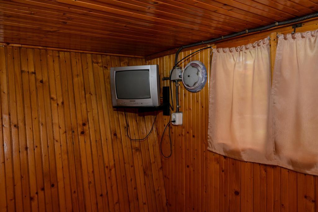 Camping Robinson Country Club Oradea Oda fotoğraf