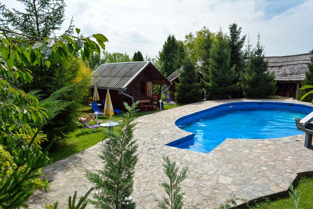 Camping Robinson Country Club Oradea Dış mekan fotoğraf