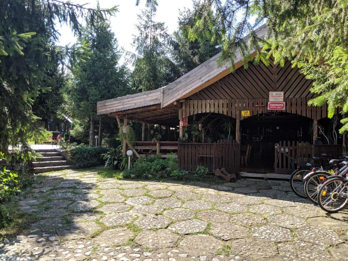 Camping Robinson Country Club Oradea Dış mekan fotoğraf