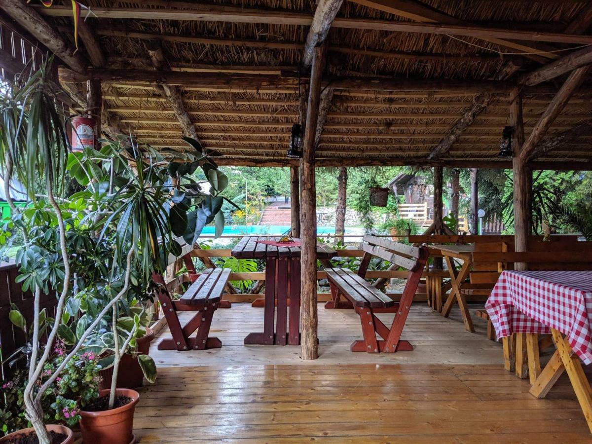 Camping Robinson Country Club Oradea Dış mekan fotoğraf